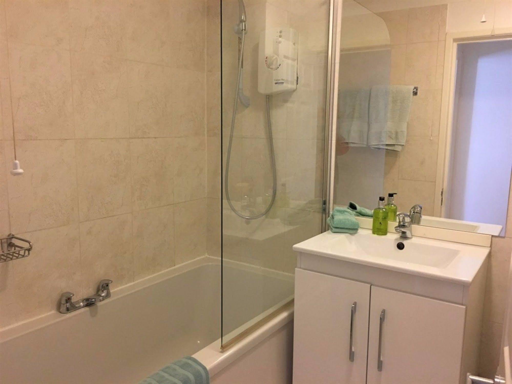 Chamberlin Court Apartment เคมบริดจ์ ภายนอก รูปภาพ